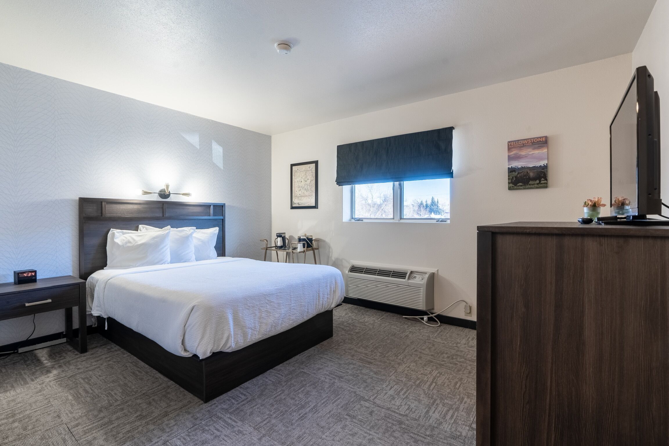 premium single room | 1 bedroom, premium bedding, select comfort beds, desk