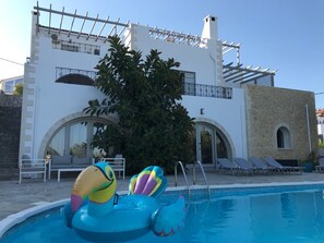Outdoor pool - Spacious villa & apartment with private pool (Plaka, Apokoronas, Chania, Crete)