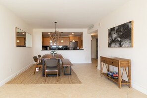Interior - Modern Condo Steps form the beach in Sunny Isles! (Sunny Isles Beach)