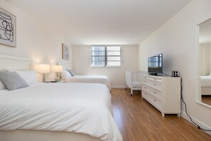 1 slaapkamer, een strijkplank/strijkijzer, reisbedje, gratis wifi