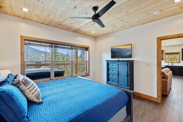 3 bedrooms, iron/ironing board, travel cot, free WiFi
