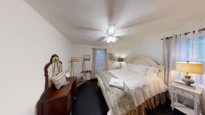 2 habitaciones, escritorio, tabla de planchar con plancha y wifi gratis