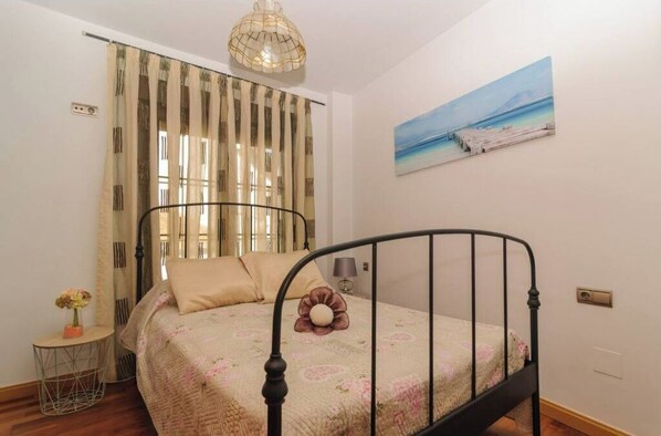 4 chambres, fer et planche à repasser, lit parapluie, Wi-Fi gratuit