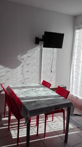 T2 BIARRITZ with lake and sea parking