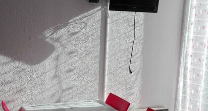 T2 BIARRITZ with lake and sea parking