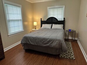 3 habitaciones, tabla de planchar con plancha y wifi gratis 