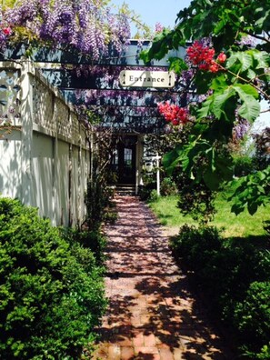 Exterior - Solomons Victorian Inn (Solomons)