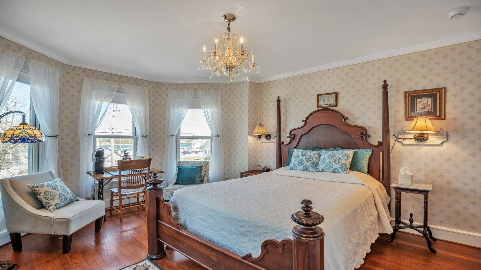 Room, Harbour View | Living area