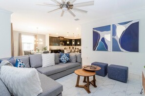 スマートテレビ、書斎 / ワークスペース