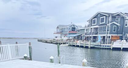 New Luxury Waterfront Beach House in Lavallette! Sleeps 12!