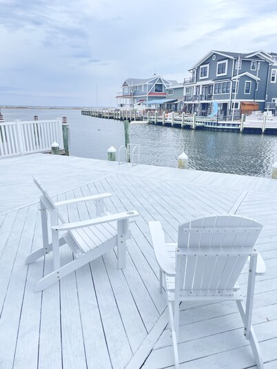 New Luxury Waterfront Beach House in Lavallette! Sleeps 12!