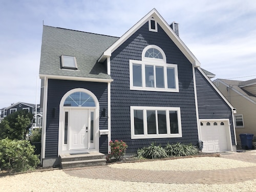 New Luxury Waterfront Beach House in Lavallette! Sleeps 12!
