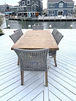 Outdoor dining - New Luxury Waterfront Beach House in Lavallette! Sleeps 12! (Lavallette)