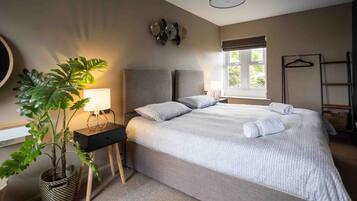 Cottage | 3 bedrooms, free WiFi, bed sheets