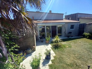 Terrace/patio - House (AYTRE)