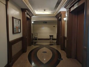 Handrails in hallways