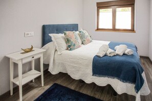 4 chambres, fer et planche à repasser, lit parapluie, Wi-Fi gratuit