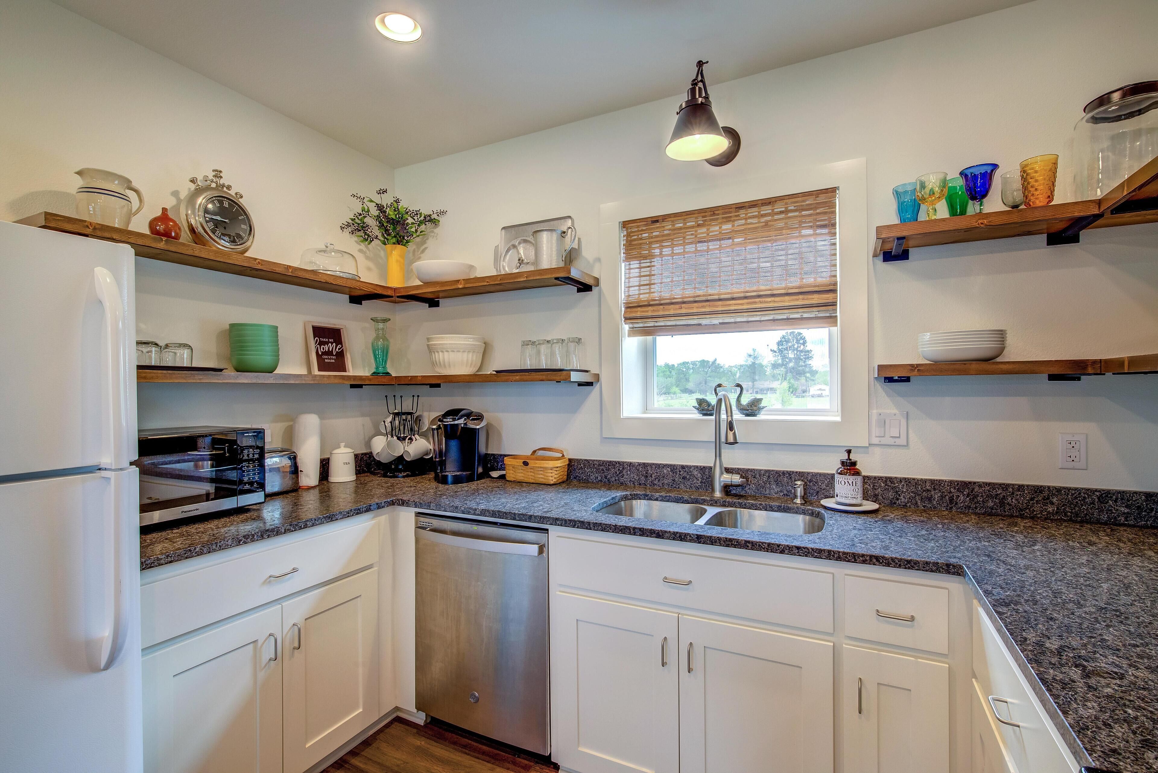 雪櫃、微波爐、焗爐、爐具