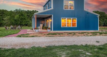 Cozy, secluded country home on acreage and pond! **Wild Blue Yonder**