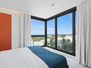 3 bedrooms, in-room safe, iron/ironing board, free WiFi
