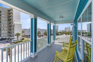 Property grounds - OCEAN DREAM-Luxury 2nd Row Ocean View - Pool Oasis (North Myrtle Beach)