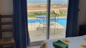 6 bedrooms, desk, travel crib, free WiFi