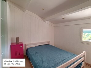 4 soverom, strykejern/-brett, wi-fi (inkludert) og sengetøy