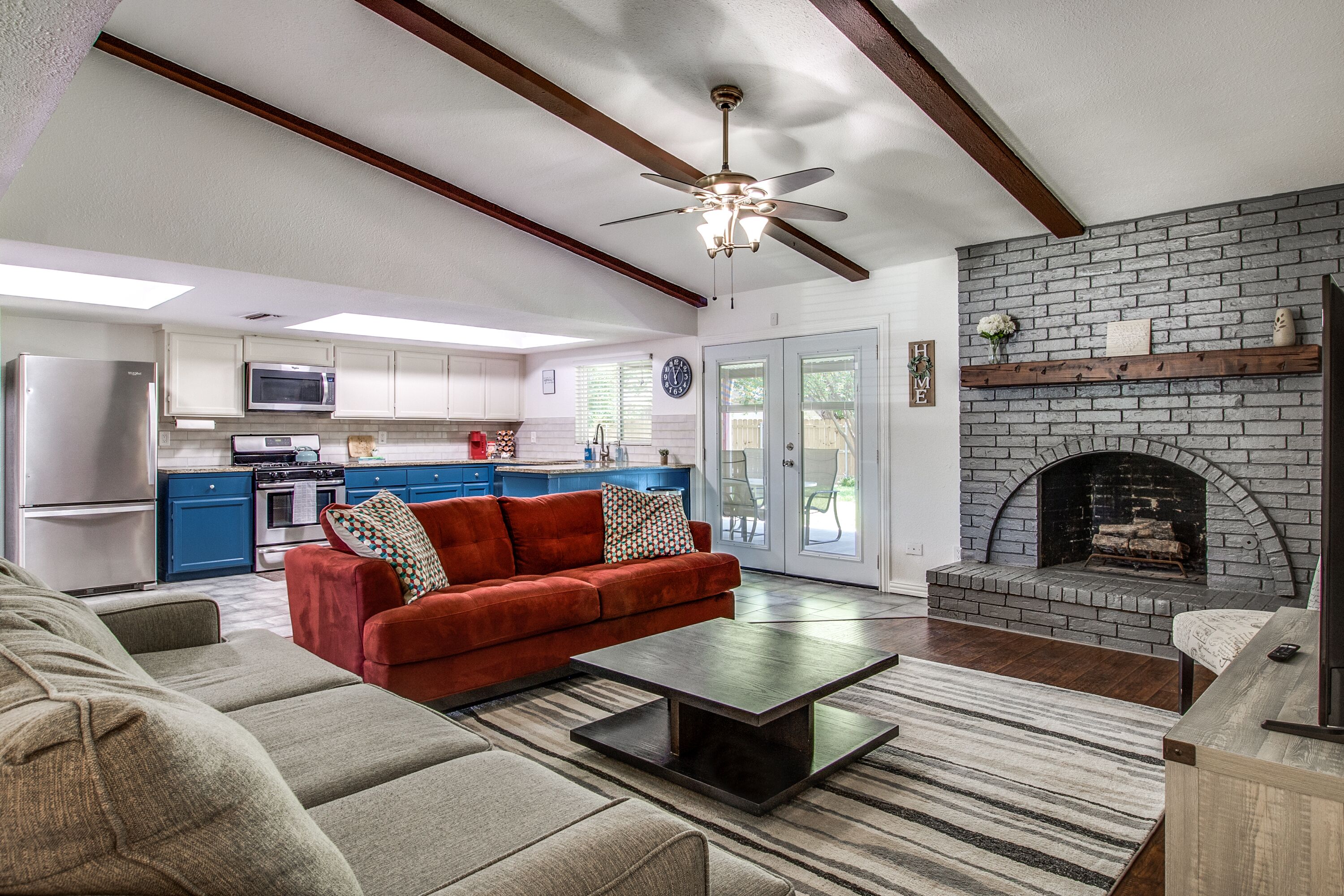 FRESHLY renovated home. Carrollton, DFW