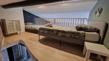 1 slaapkamer, een strijkplank/strijkijzer, reisbedje, wifi
