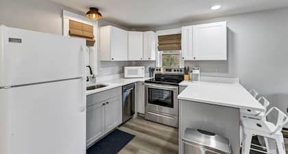 1 Bedroom Lake Winnipesaukee Condo