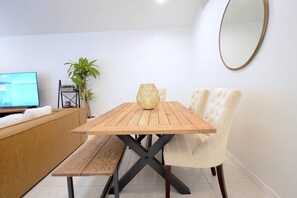 Dining - 594 Sandy Shore Château w Heated Pool | Walk2Beach (Naples)
