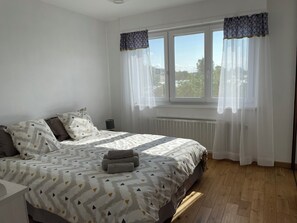 3 Schlafzimmer, Bügeleisen/Bügelbrett, Reisekinderbett, kostenloses WLAN