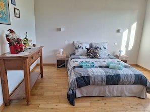 3 bedrooms, iron/ironing board, travel cot, free WiFi - Sélestat Beautiful house with large wooded garden Meublé tourisme Les Tulipes 3⭐ (Sélestat)