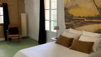 7 bedrooms, desk, iron/ironing board, WiFi