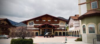 Zermatt Resort Condo located in the beautiful Swiss town of Midway