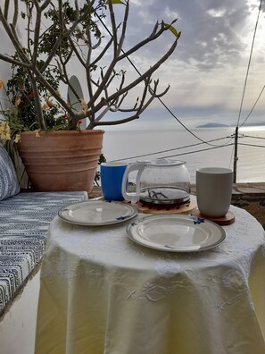 屋外ダイニングエリア