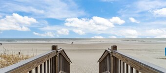 Flexible 2-5 night stays available - Select April-July Dates!