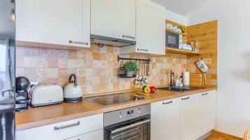Fridge, microwave, oven, dishwasher