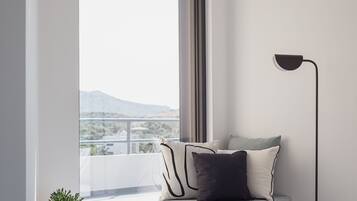 Signature Apartment, 1 Queen Bed with Sofa bed, Balcony, Sea View | 1 bedroom, in-room safe, desk, laptop workspace