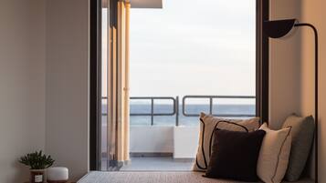 Signature Apartment, 1 Queen Bed with Sofa bed, Balcony, Sea View | 1 bedroom, in-room safe, desk, laptop workspace