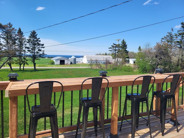 المنطقة المحيطة بالمنشأة