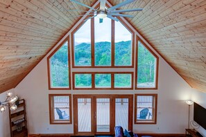 Interior - Views, Game room, Hot-Tub, Fire Pit, 10 Beds (Sylva)