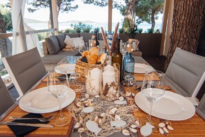 Dining - Beachfront Sunset Villa (Brodarica)
