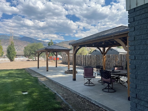 Beautiful Monroe Home on Paiute trail by Mystic Hot Springs ATV, flyers landing