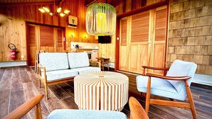 Deluxe Villa, Accessible, Private Bathroom (CLEF VERTE) | Living area | Table tennis, books - Habitation Caféière Samana Beauséjour (Pointe-Noire)