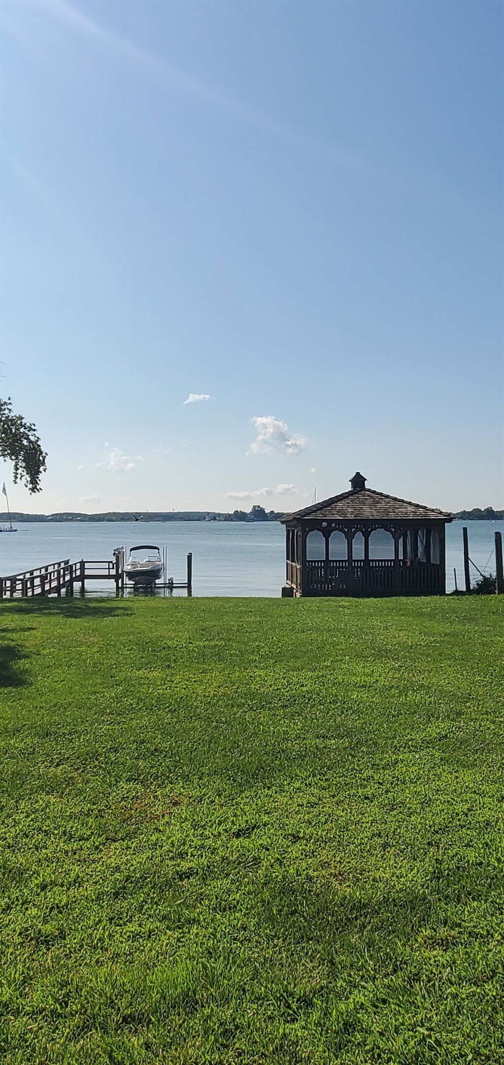 Rent 4 Nites,  5th Nite FREE! Waterfront, Dock, Hot Tub, Elevator, Oxford Ferry.