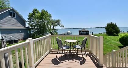 🌊 Waterfront, Dock, Hot Tub, Fire Pit, Elevator!