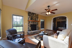Smart TV, fireplace, DVD player
