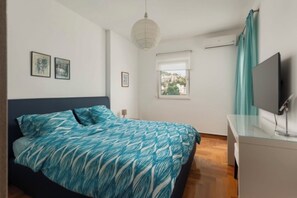 1 bedroom, desk, iron/ironing board, WiFi - The Bay Panoramic Views (5 min from the beach) - perfect for (Herceg Novi)