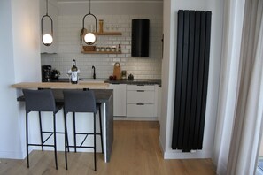 Fridge, microwave, dishwasher